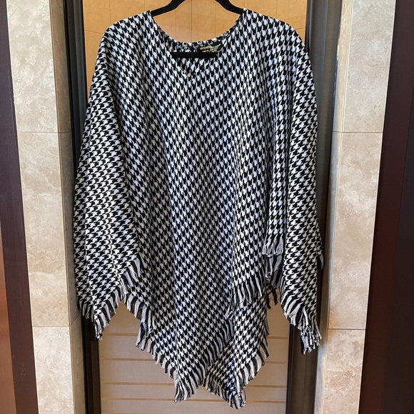 Wool Touch Poncho Cape - Picture 2 of 4